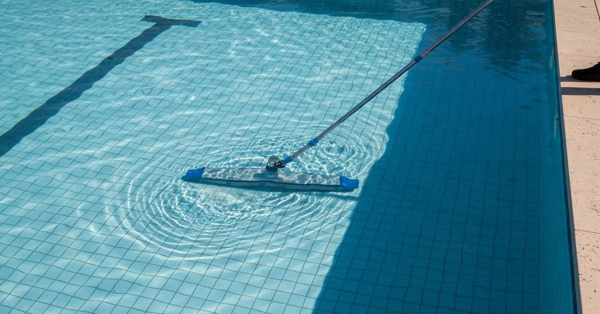 Many homeowners believe that weekly pool cleaning is a simple checklist of skimming leaves and adding chlorine. However, the reality on Flo…
